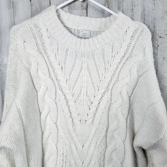 A New Day Cable Knit Sweater White Size Medium - Picture 4 of 9